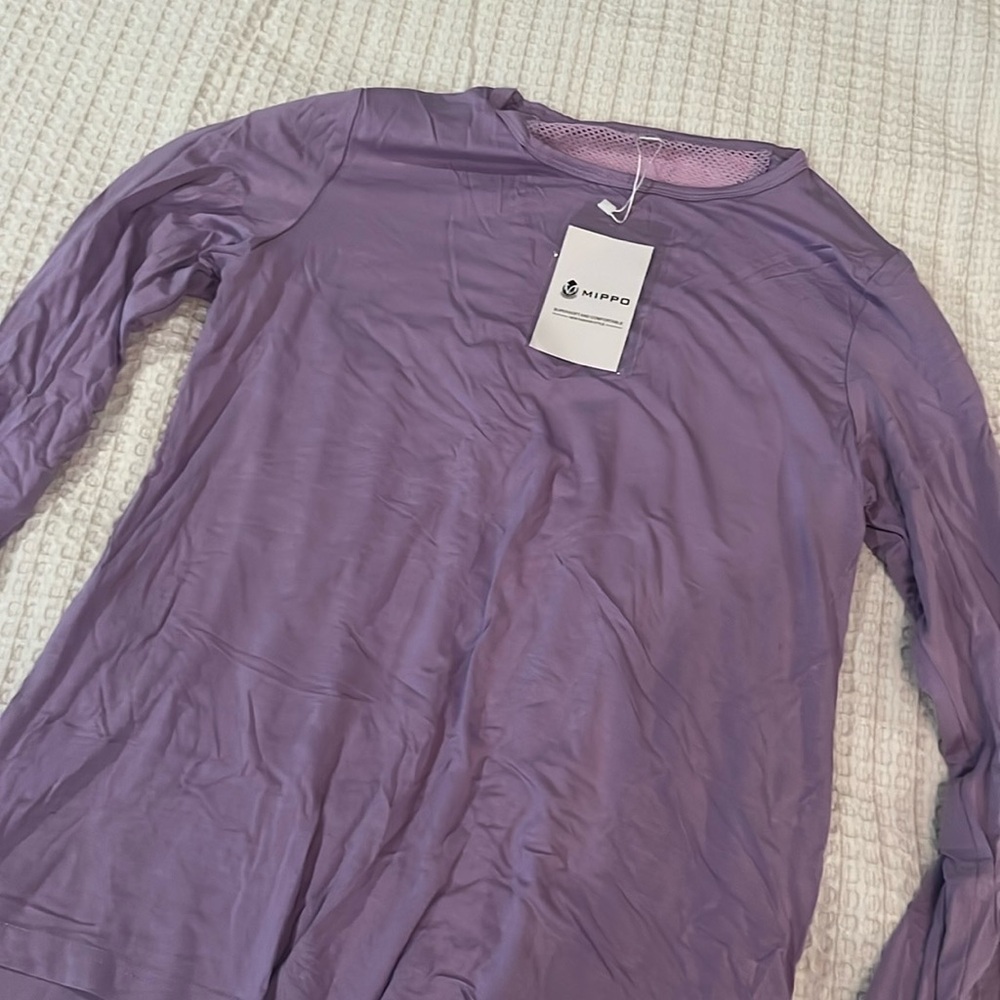 NWT LONG SLEEVE ATHLETIC SHIRT